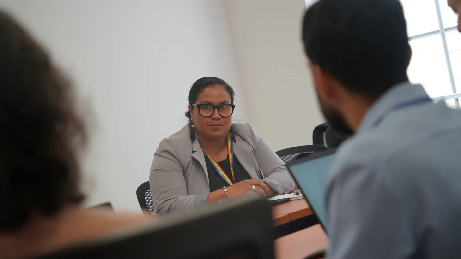Intercambio de  perspectivas sobre los desafíos que enfrenta la población LGBTIQ+ en el ejercicio de sus derechos.